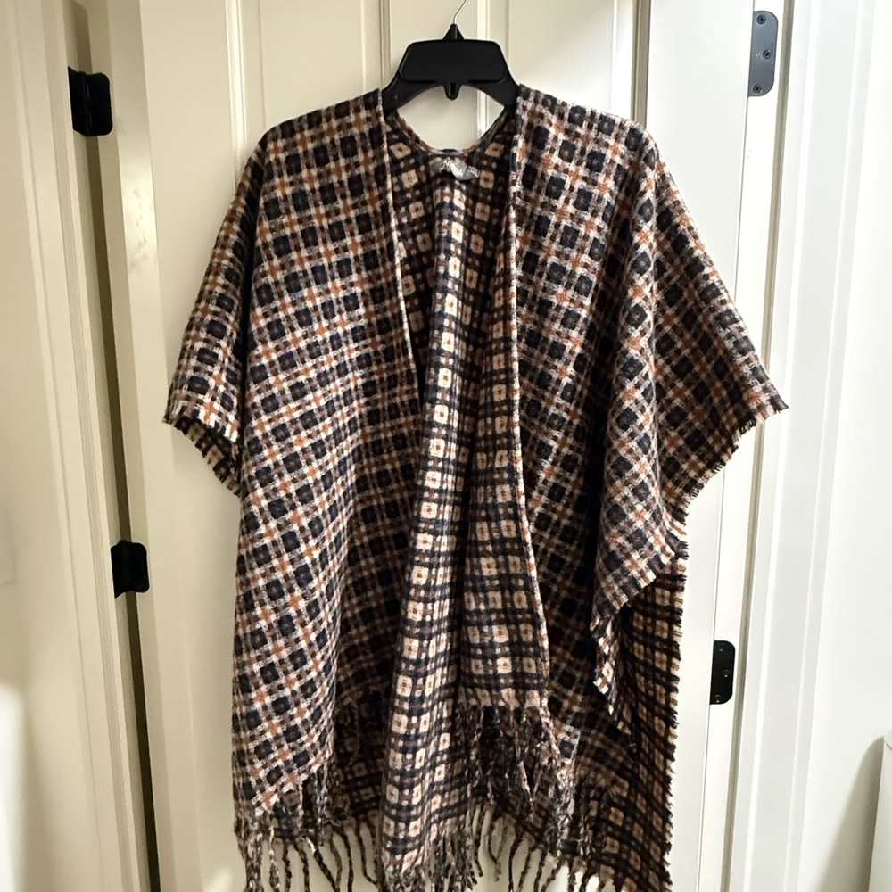 Natural Reflections Checkered Fringe Poncho